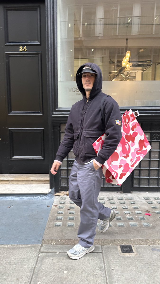 DiegoBarrueco's tweet photo. hey https://t.co/WbhzBBK2L7