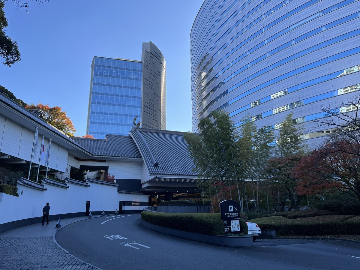 elc_small's tweet photo. ArTableauに参加しました!
最近、芸術作品に触れる機会がなく、とても勉強になりました。
もくもくパートも、互いに教え合うことができて、良い雰囲気。
私自身、皆さんの質問に回答できて、一安心。
かっこいい師匠であり続けたい。
#ArTableau #Tableau https://t.co/Q7JJc72xM0