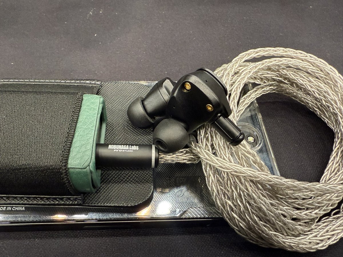 Chrono_core16's tweet photo. ポタフェスのノブラボ。
やっぱり、旭扇極とMADOO Typ512の組み合わせはイイ。
自分好みで間違いなくアリ。

 #NOBUNAGALABS  #リケーブル https://t.co/lcAkC5W8KP