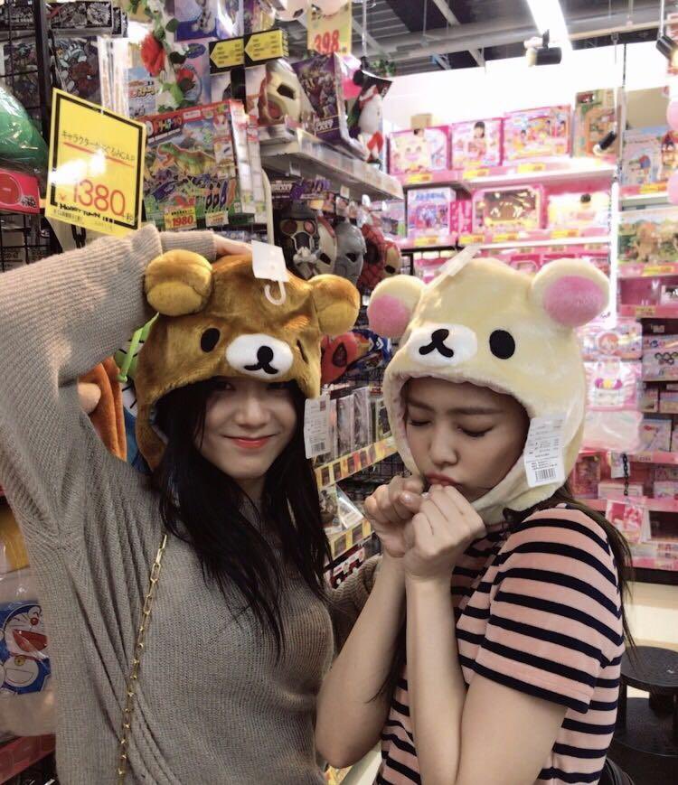 𝑱𝑱 👯♀️ tweet media