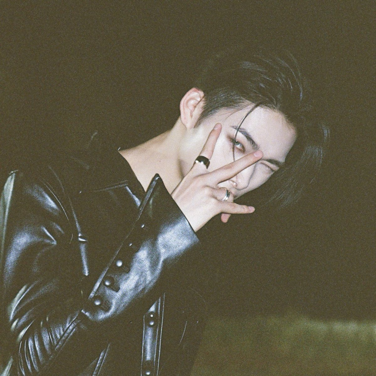 myrulebreakers's tweet image. sunki in the behind photo film version 

#ENHYPEN  #sunoo #ni_ki #sunki