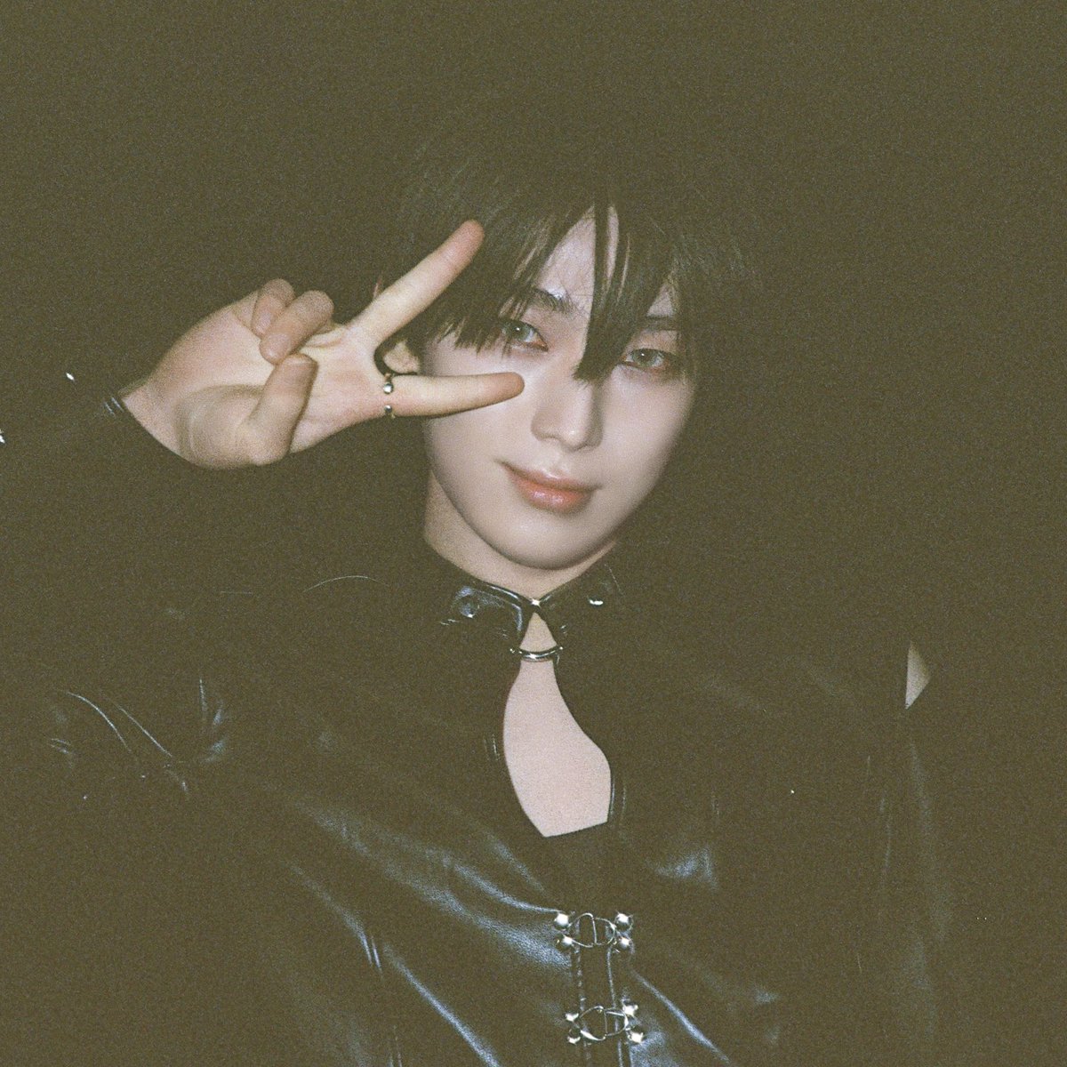 myrulebreakers's tweet image. sunki in the behind photo film version 

#ENHYPEN  #sunoo #ni_ki #sunki