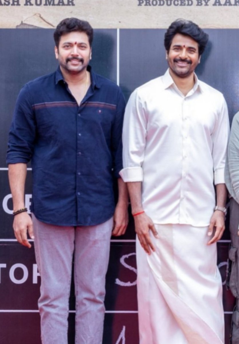selvaa_34's tweet photo. Sivakarthikeyan brother back to KakkiSattai look in #SK25🌟SK will be acted as a college boy role in part of the portion🙌
#JR looks like #ThaniOruvan

#JR &amp; #SK Combo. https://t.co/vXPXuy1spj