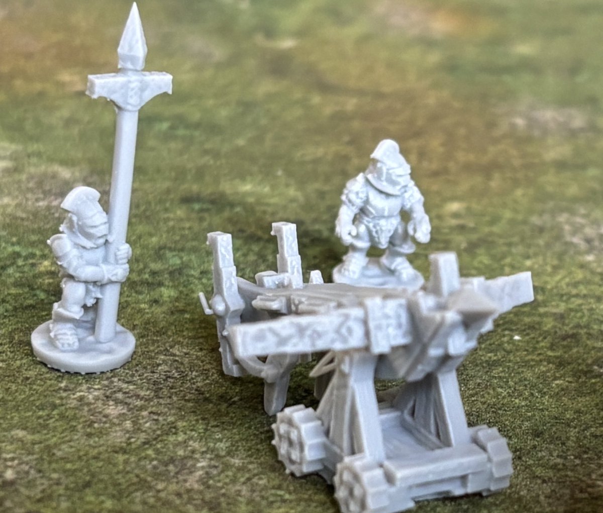 rok_minis's tweet photo. Final army close ups are for the White Hand set. It’s got everything you would expect it to have and heaps of it! The units of arrayed pikes looks particularly savage #lotr #mesbg https://t.co/cllwiWEqIm