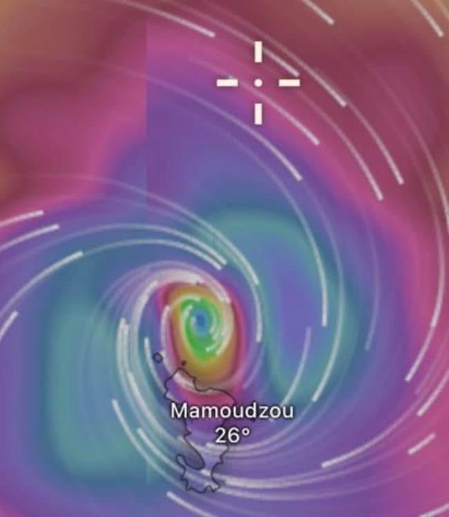 ActuSamu's tweet photo. [ ActuSAMU - Cyclone ] : 🌪️ #CycloneChido : L’association #ActuSAMU apporte son plein et entier soutien 🙏 à nos collègues de 📍#Mayotte et du #SAMU976 touchés par ce cyclone dévastateur 🆘 

🚑 Les équipes  du territoire #Mahorais méritent le soutien de l’ensemble de la Nation https://t.co/IWwkaPbuSE