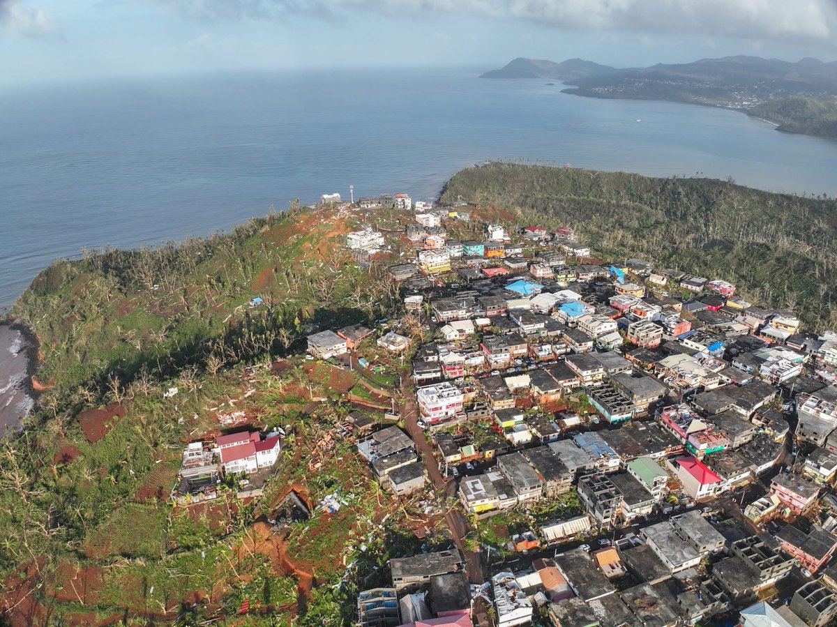 abdou_zoubert's tweet photo. Je suis profondément touché par la dévastation causée par le #cyclone #Chido à #Mayotte. Nos terres, nos foyers, et notre communauté sont durement frappés. Il est temps de se rassembler pour reconstruire notre île. https://t.co/hULoK927Kx