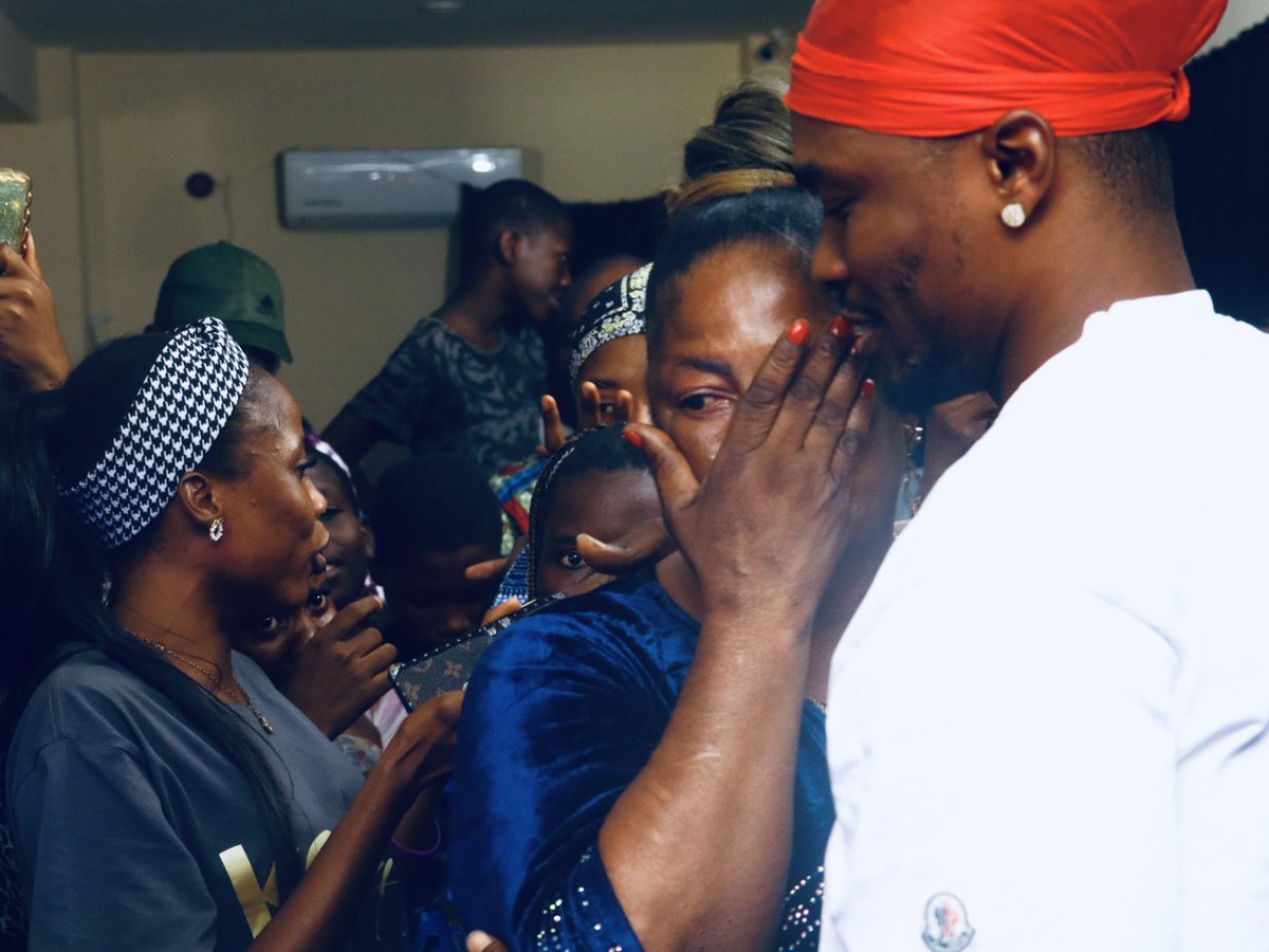 Moviewithayo's tweet photo. What an extraordinary journey it has been!
This milestone is not just a testament to his resilience but also a celebration of the amazing support from family, friends, and community. https://t.co/AdCPv4CZpL