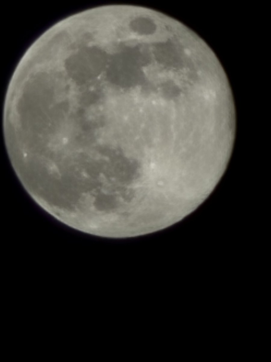 【速水奨】
今年最後の満月です🌕
美しくも、儚さを感じます。
宇宙は常に、移ろい行くのですね🎵

#満月
#最後の満月