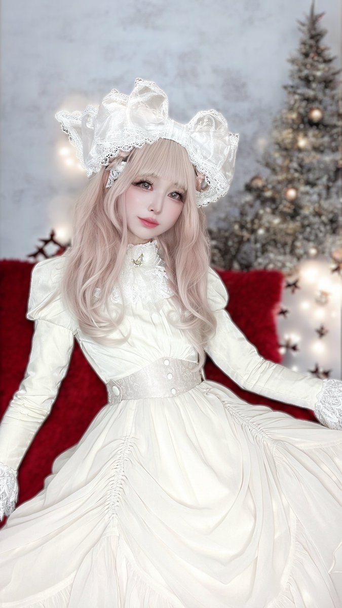 とたろ❣️アーティストベア♡アンティーク風　白いドレス、リボン、ブローチ付き 星箱Works原宿店さんにゲストでお邪魔してきました👨🏻満員御礼