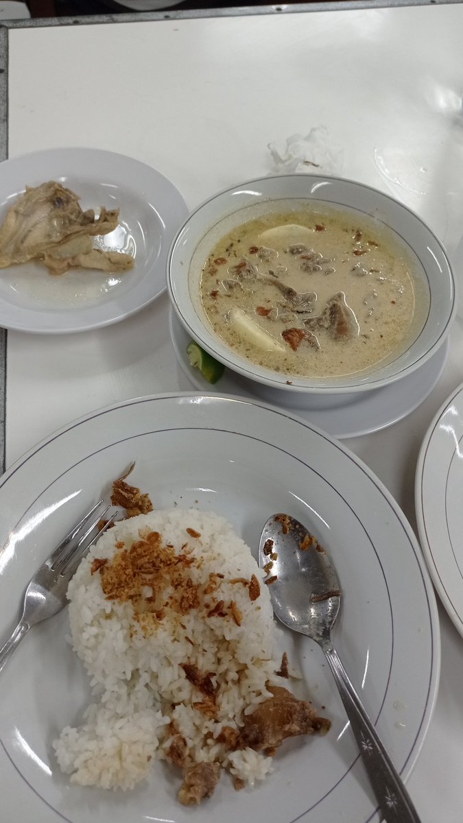 Ada yg udh kesini blm ges? Beuhhh enak siii, terutama opor susu daging nya sih ✨