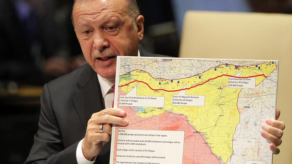 AS_NOOR_IR_fa's tweet photo. قمار دوباره #اردوغان 
#سعدالله_زارعی طی یادداشتی در #روزنامه_وطن_امروز نوشت: سرمایه‌گذاری #ترکیه روی یک پروژه قبلا شکست‌خورده، نمی‌تواند خیلی عاقبت خوبی برای اردوغان داشته باشد...
https://t.co/GoOcETQU6e https://t.co/MsTnZVac2i