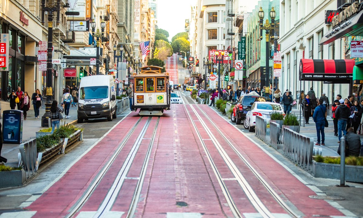 thomashawk's tweet image. Here is a photo I took near Union Square in San Francisco in February of 2018.  Look at all those shoppers out on the streets, they are packed.

Today on the same block the giant anchor H&amp;amp;M store has been shut down and vacant for several years now.  Uniqlo is gone.  Tad's…