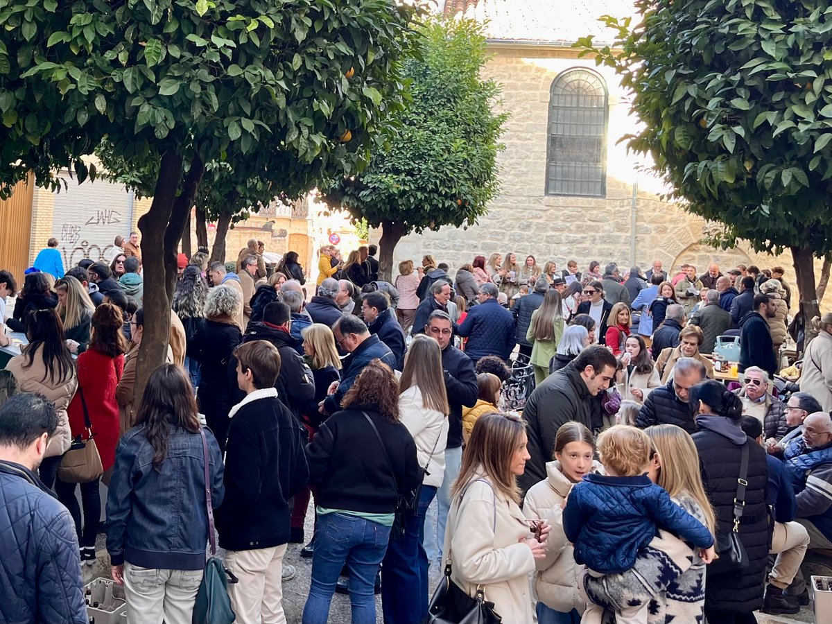 Gran ambiente en la convivencia navideña que se está desarrollando en estos momentos en la Plaza del Stmo.  Cristo de la Expiración

 ¡Te esperamos!

#Expiración #SietePalabras #Expiracionistas