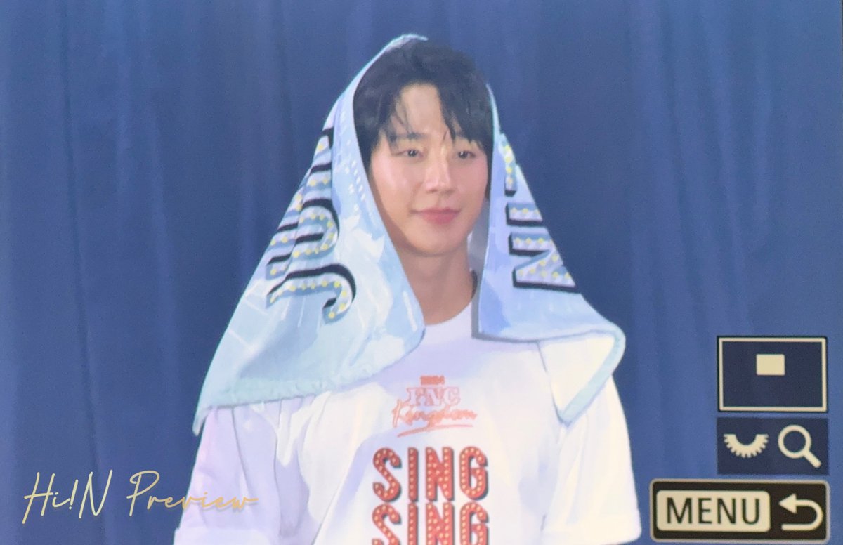 Hiin0401's tweet photo. 241215 FNC KINGDOM 슬로건 자랑중😍
#JUNGHAEIN #정해인 #チョンヘイン https://t.co/3NVM2KpBYe