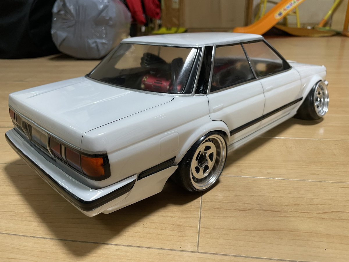 今作ってた他のプラモwwにラジコンボディ　こっちも頑張らないとな〜w