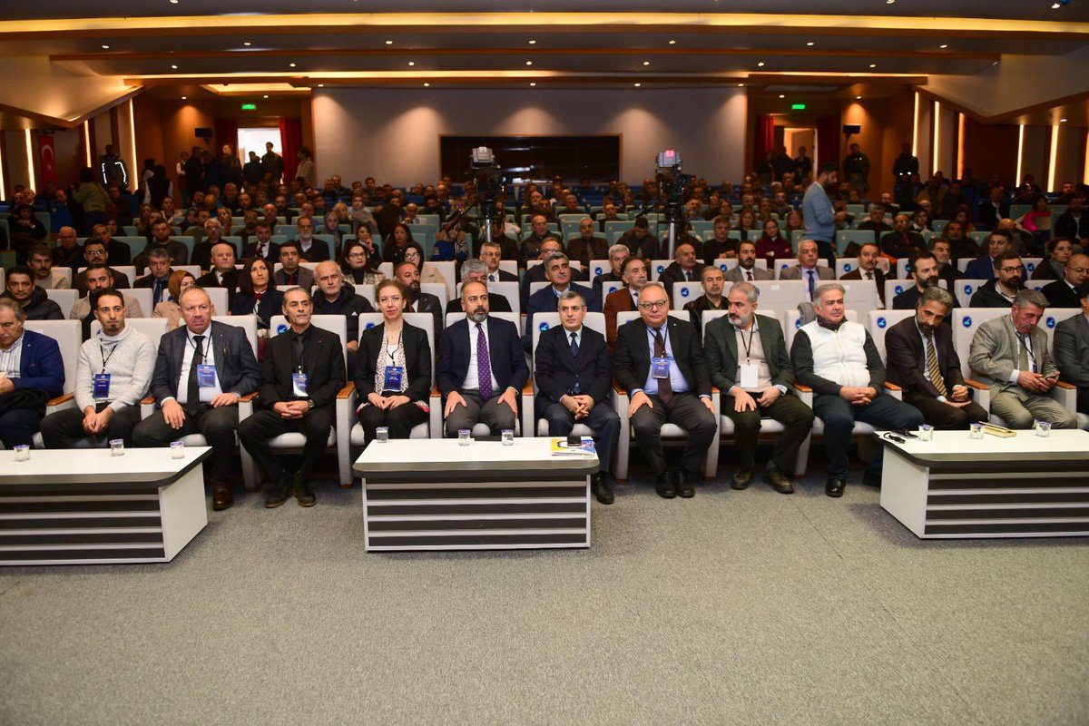 alisinag's tweet photo. VanYYÜnin değerli akademik ve idari personeliyle bölge üniversitelerinin yöneticileriyle “Üniversitelerimizde Kalite Güvence Sisteminde Sorunlarımızı ve Çözüm Önerilerimizi”paylaştık.Nazik davetleri için Sn Rektörümüz @hsevli ye teşekkürlerimi sunarım @HaberVANYYU @VanYyuKaliteT https://t.co/oqdxoTV34F
