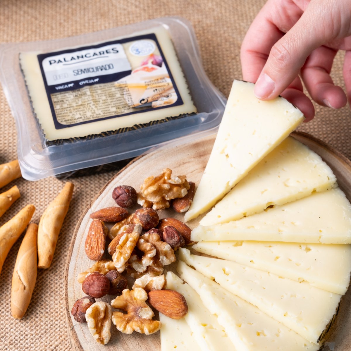 quesopalancares's tweet photo. El único movimiento que quiero hacer un domingo 🧀😋
#queso #quesopalancares #quesos #quesosemicrado #cuñadequeso https://t.co/UHNbLezNKX