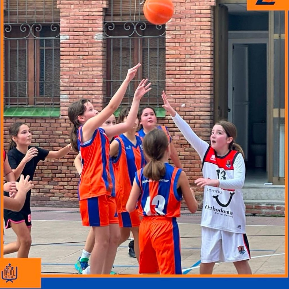 LestonnacTgn's tweet photo. ✨ Les activitats extraescolars són clau per descobrir talents 🎨⚽, enfortir l'autoestima 💪 i aprendre valors com amistat 🤝 i treball en equip 🏅. Fomenten un creixement personal 🌱 i acadèmic 📚 en un entorn dinàmic i enriquidor 🎉. #extraescolars #creixement https://t.co/m1lWtgfKdO