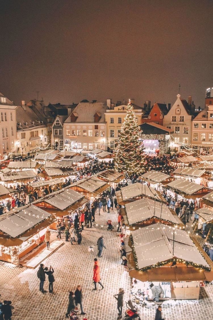 andreeafairy's tweet photo. Christmas market 🎄🎡✨ https://t.co/rL0jGJpoJr