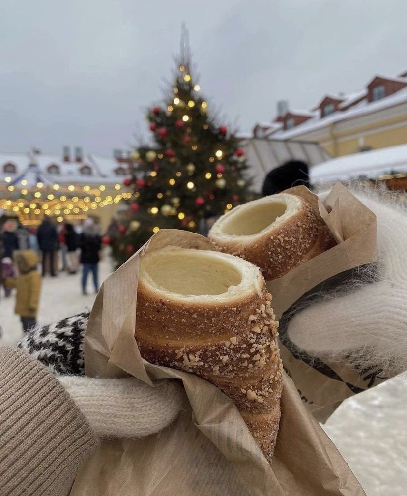 andreeafairy's tweet photo. Christmas market 🎄🎡✨ https://t.co/rL0jGJpoJr