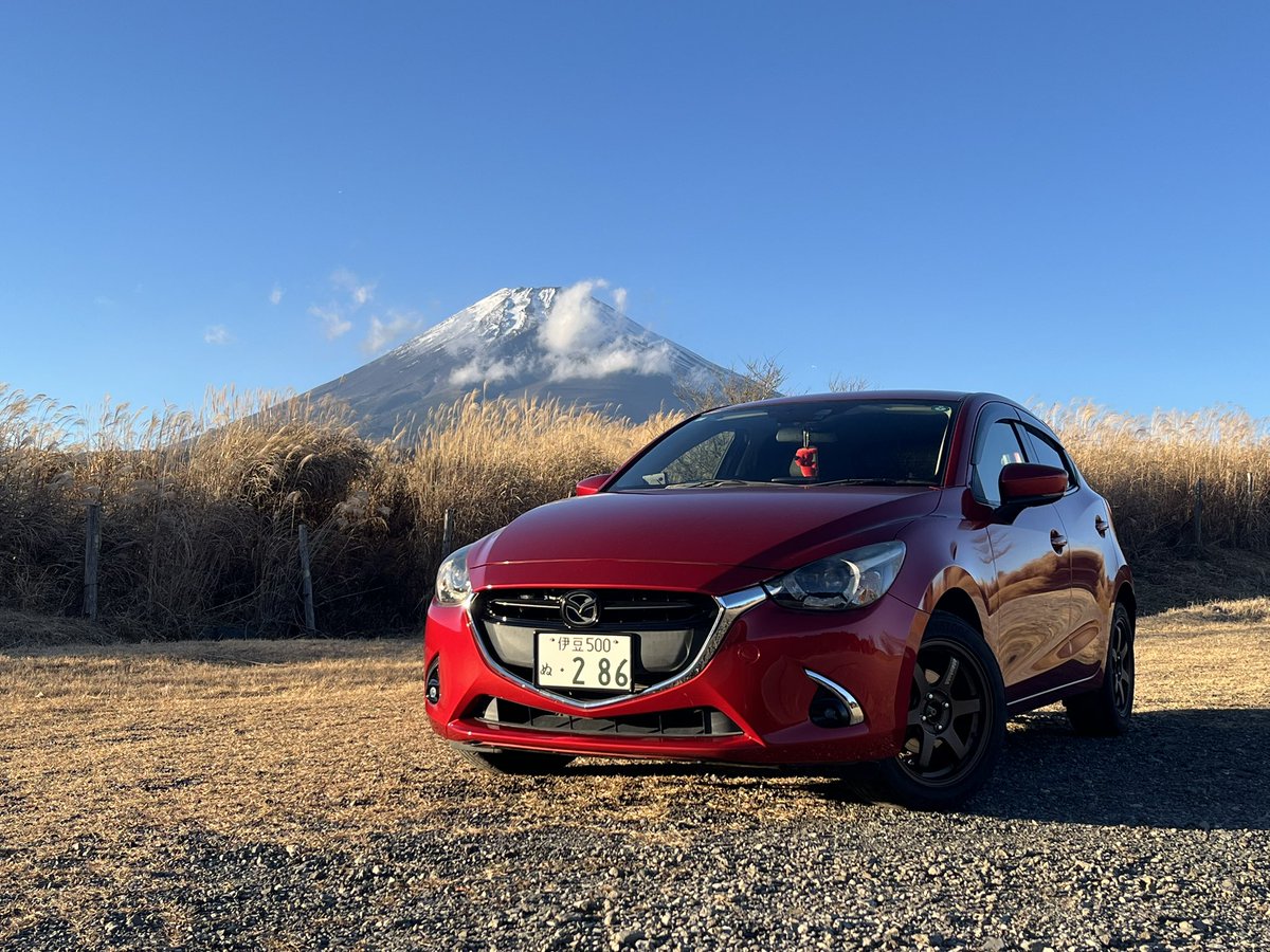 mahanao1320's tweet photo. そういえば12/6に納車されました😎
BMW乗る前からずっと欲しかったやつでようやく乗ることができました😊
とりあえずタイヤとホイールは変えたので次は車高調入れます🙃🙃
デミオ乗りの方、マツダ車乗りの方これからよろしくお願いします!
#マツダ #デミオ #DJ5 https://t.co/LZOfkMaiFs