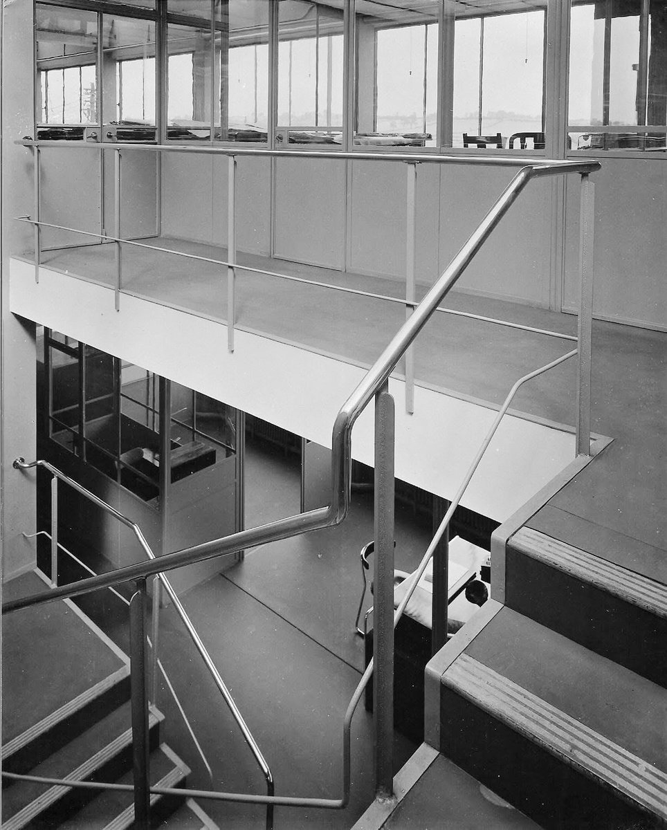TRES60Blog's tweet photo. Fábrica y Oficinas Aiton &amp; Co, en Derby (Inglaterra). Proyectada en 1931 por las arquitectas británicas Norah Aiton y Betty Scott.

Fuente: Lynne Walker.

#NorahAiton #BettyScott #Aiton&amp;Co #arquitectura #arquitecturamoderna #architecture #modernarchitecture https://t.co/R3BMI0QWC1