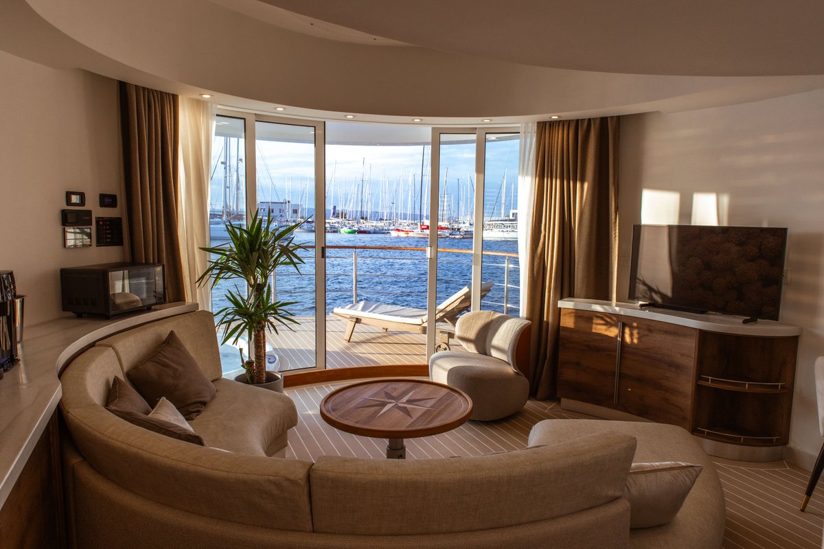 OasisMeu's tweet photo. Morning views like this? Amor makes them a daily ritual. https://t.co/aeOZc0CTgd