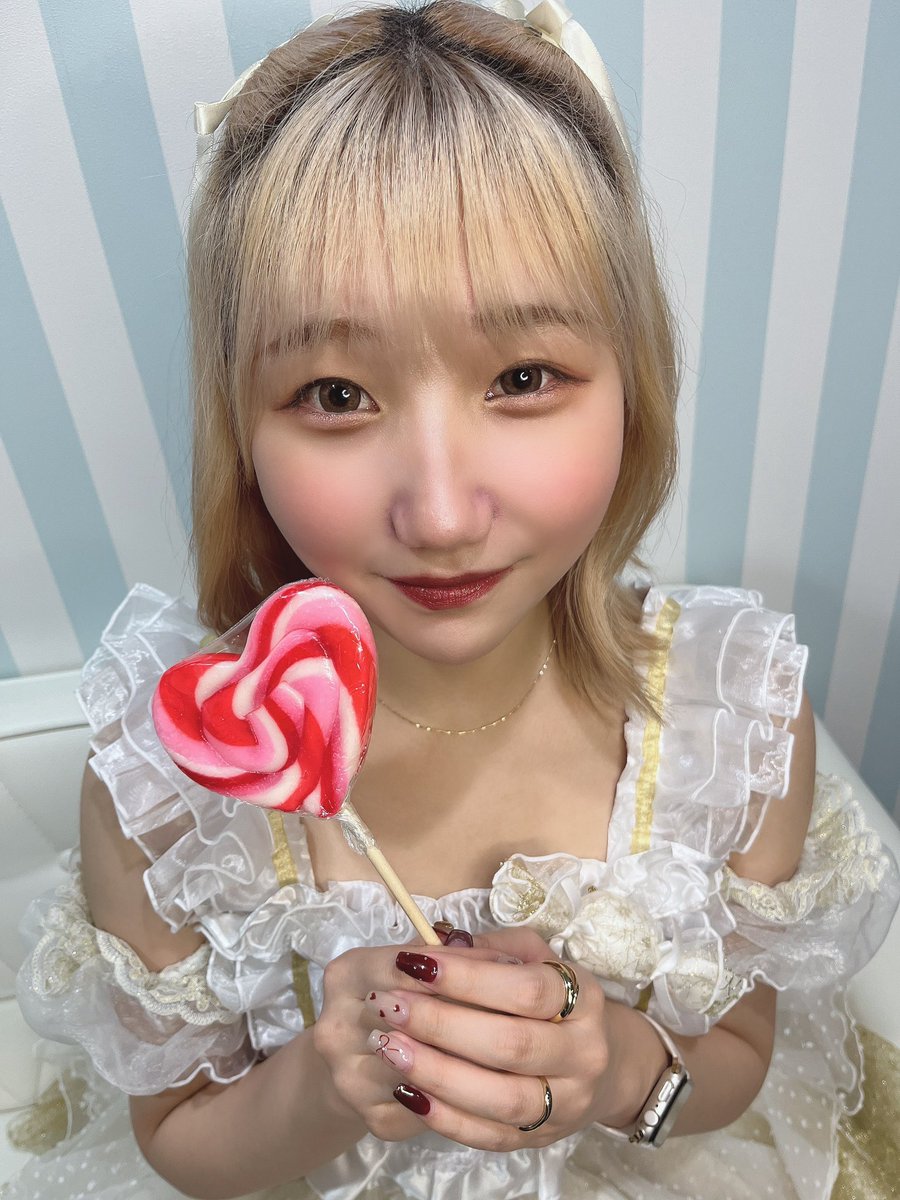 marblecandymilk's tweet photo. 12月15日（日）出勤キャスト🍼🩵

19時〜
リズ@marblecandy_liz 
ひな＠marblecandyhina 

本日も19時よりオープンです！
ご来店お待ちしております🍭 https://t.co/ssf2EjgbHT