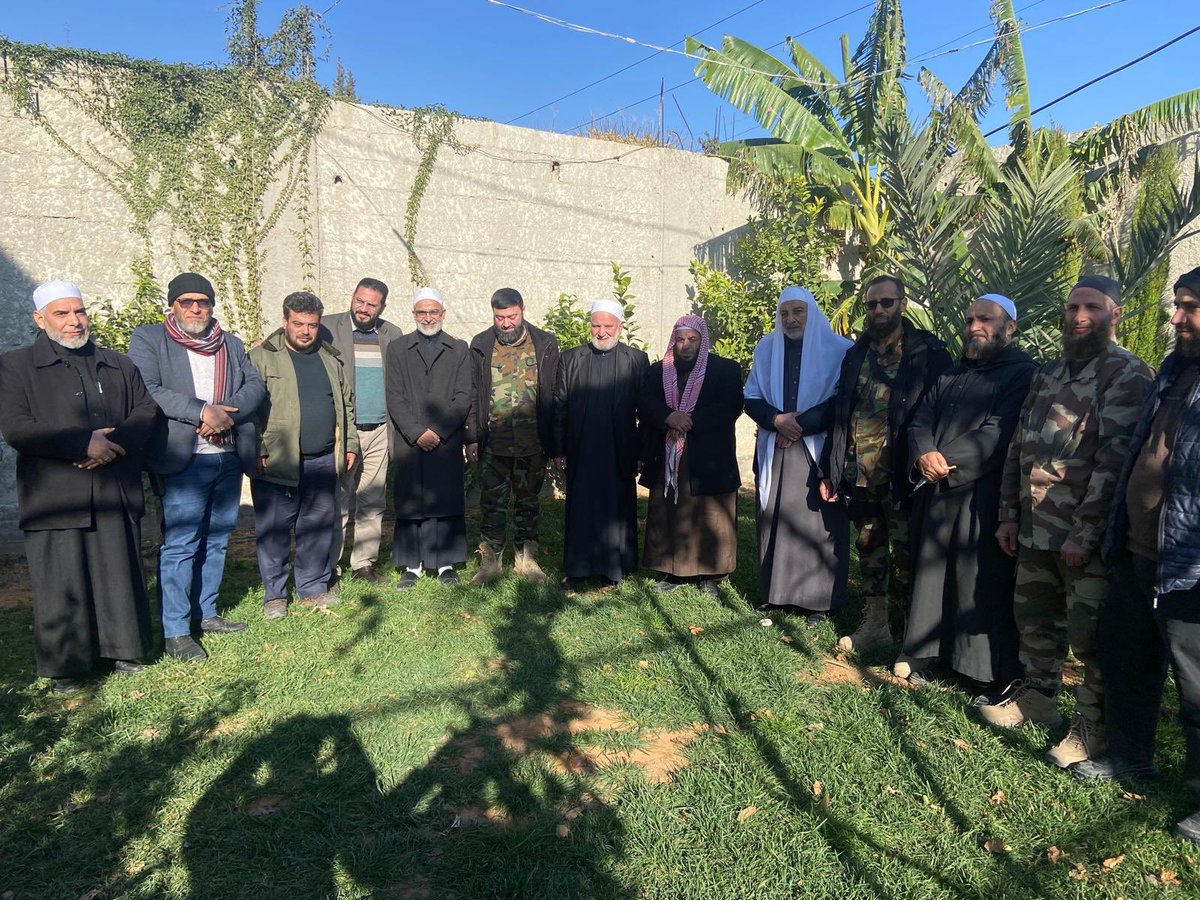 لقاء طيب جمعنا الله فيه مع مشايخ دوما الذين قدموا وبذلوا بعد تهجيرنا لتأمين البلاد من المد الرافضي وكانوا أمنة لبلادنا فجزاهم الله خيرا 
نسأل الله أن يستعملنا في طاعته