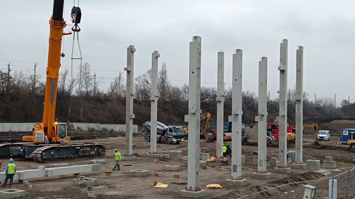sarhegyiistvan's tweet image. The “towers” of #Martonvásár 🏗️

At 4iG Space and Defence Technologies we open a new chapter of the Hungarian and Regional #spaceindustry!

Thanks to team member Gál Gergely for sharing this:

“Today, the construction of #REMTECH has reached another important milestone: the…
