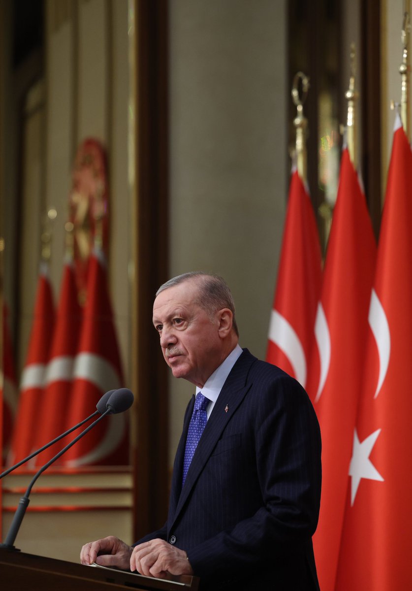 Izzetdiken12's tweet photo. @samiltayyar27 #Yeni TÜRKİYE🇹🇷 Birleşik Devletleri işte...

Yok öyle yağma, geçti o devir!

Yunanlı katille #avrat sunan pzvklerin cirit attığı #oeski Türkiye #öldü!

Alışacaksınız, beyhude yere tepinmeyin isterseniz.

Kürt Evladı🇹🇷 🇹🇷 🇹🇷 🇹🇷 https://t.co/zYiQEQzJRM