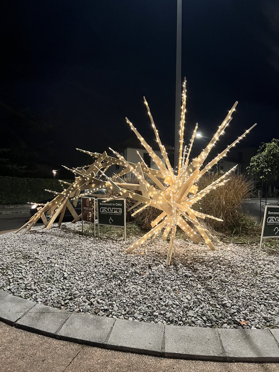 opificio_zappa's tweet photo. “Natale sostenibile con Falpe e Opificio Zappa: decorazioni creative da materiali di recupero! 🎄♻️” https://t.co/rYoaPPRKoc