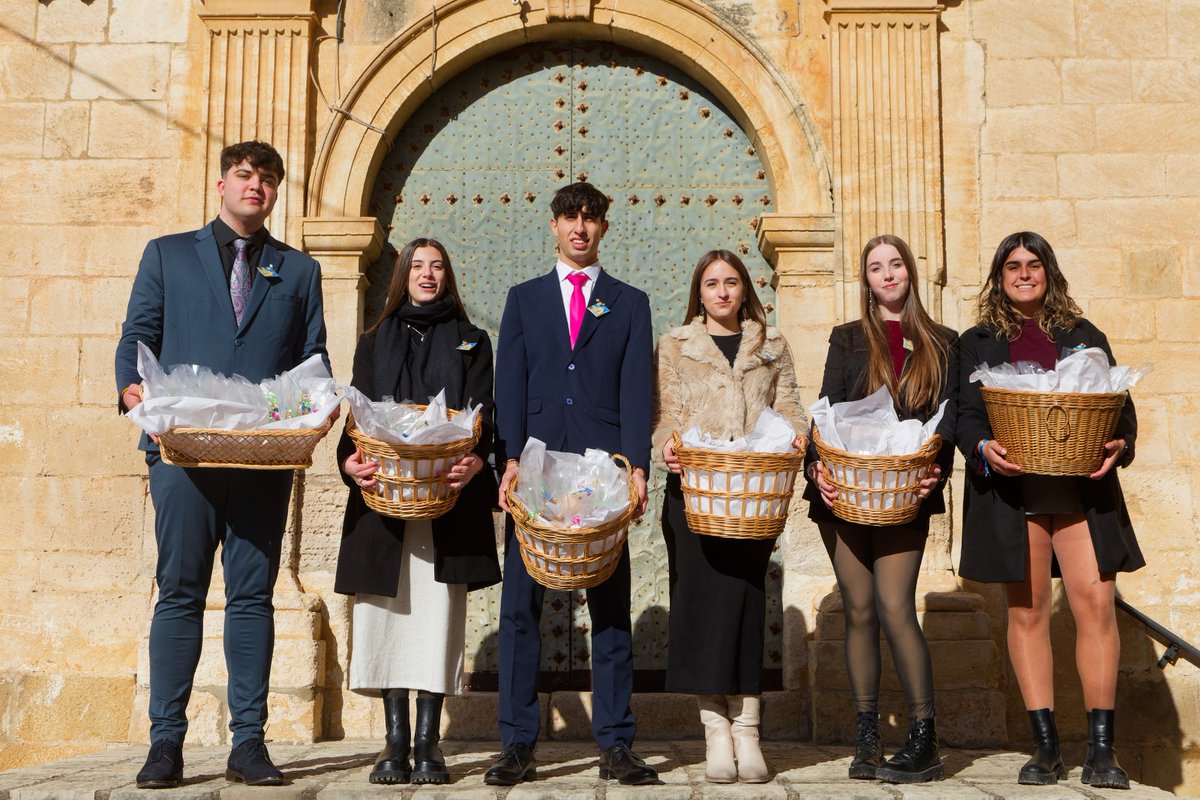 ajportell's tweet photo. 🤩 #Portell homenatja la seua patrona, l'Esperança

Durant el dia d'ahir, 🗓️ dissabte 14 de desembre, Portell va rendir honors a la seua patrona, la Verge de l'Esperança, amb la seua ja tradicional Festa de l'Esperança. https://t.co/hRhpMm3CKM