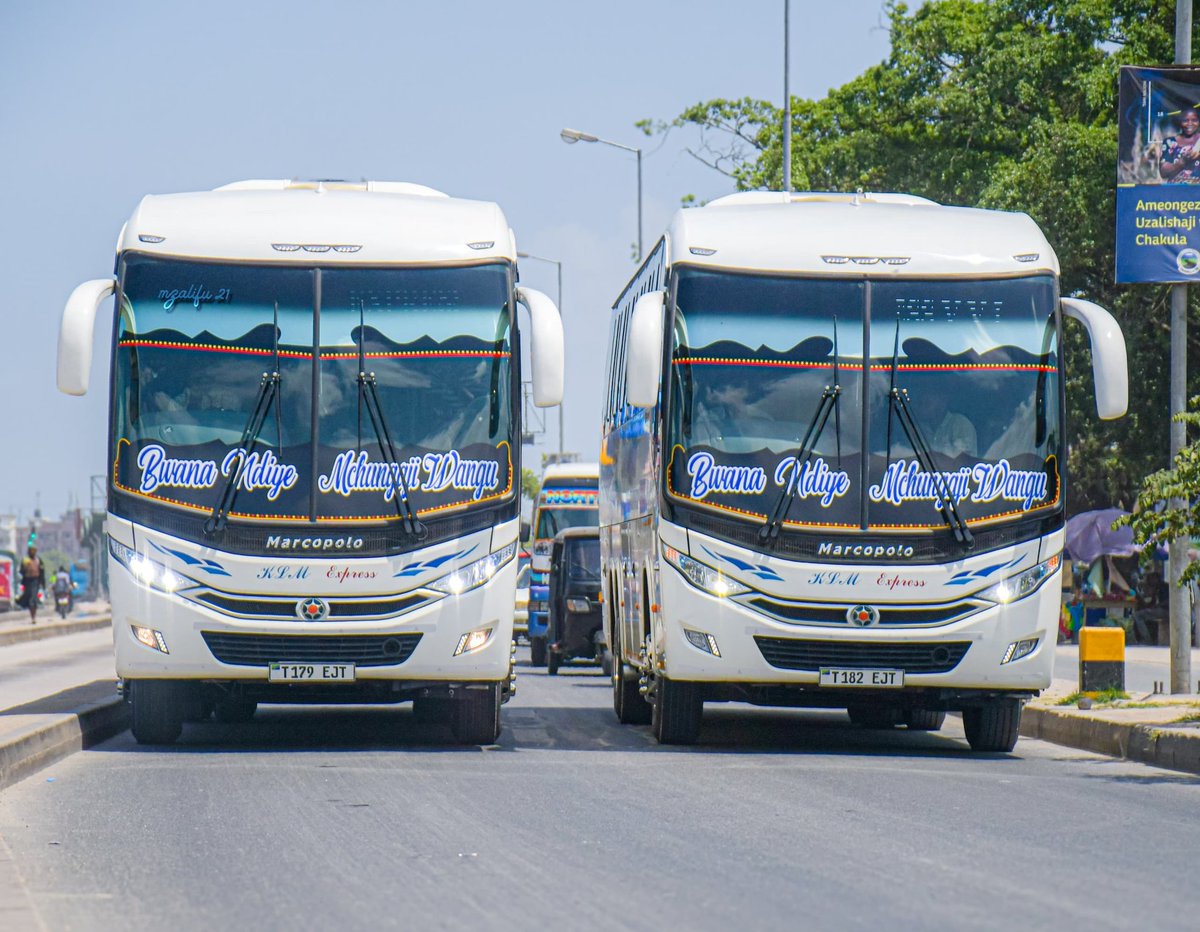 Adventure_36's tweet photo. Kilimanjaro Express,
Msimu wa watu kurudi kuhesabiwa na Mkurugenzi kaongeza nguvu tena.

Chuma ina choo kabisa mshindwe nyie tu.

Hii ruti hakuna mnyonge https://t.co/TNyxJS0Izy