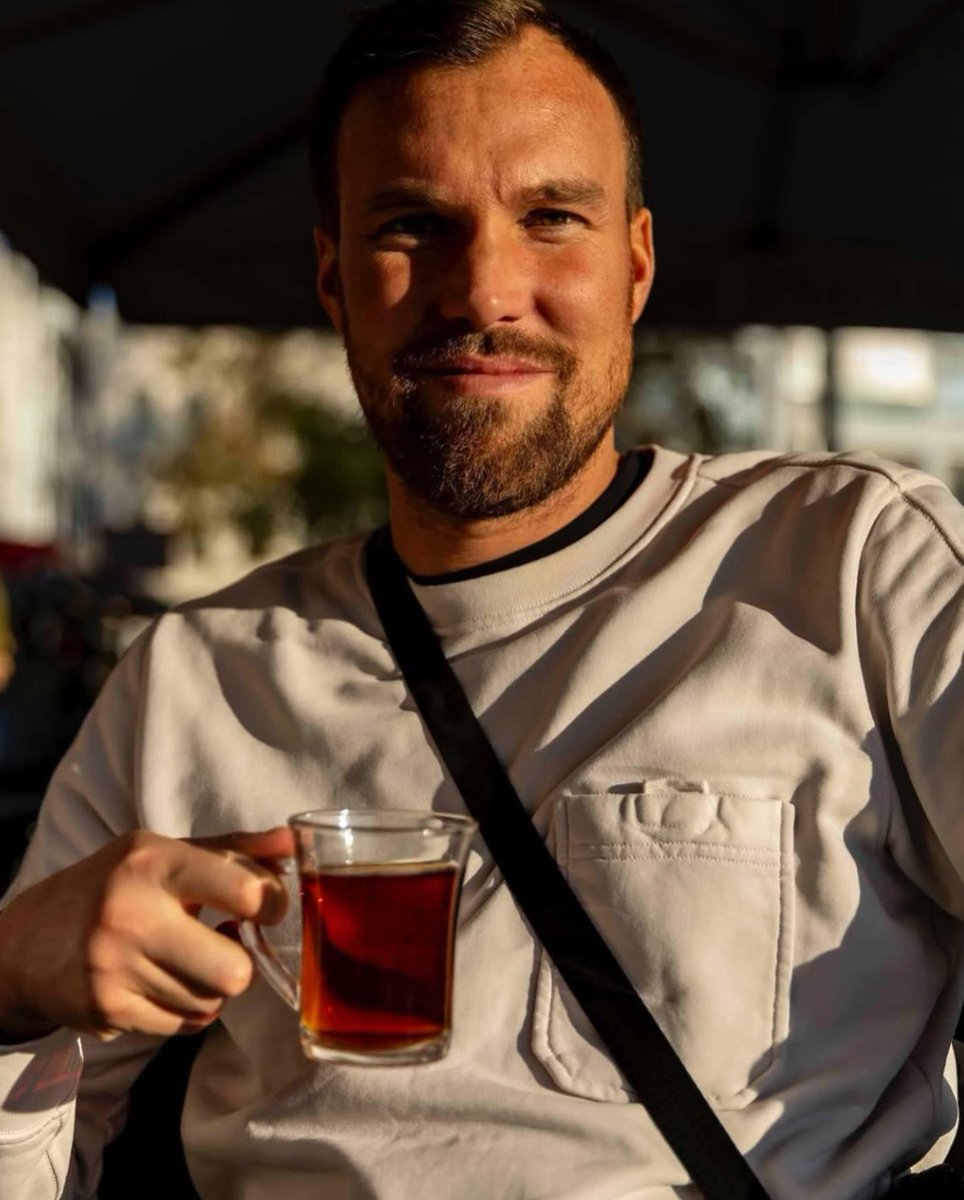 luro1909's tweet image. Wenn Gott gewollt hätte, dass ich JEDEM gefalle, dann wäre ich ein Blumenstrauß geworden ✌🏻🤪 #isso