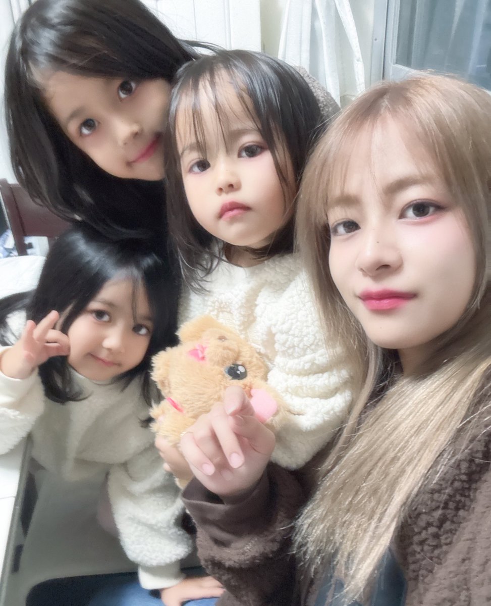 3Sisters1129's tweet photo. 忘年会✌😚🍺

飲みすぎた たのしかった🫶

三姉妹も お留守番ありがと🥰
マミーも妹もありがとうっす🤩‼️ https://t.co/pMVi1cEEYI