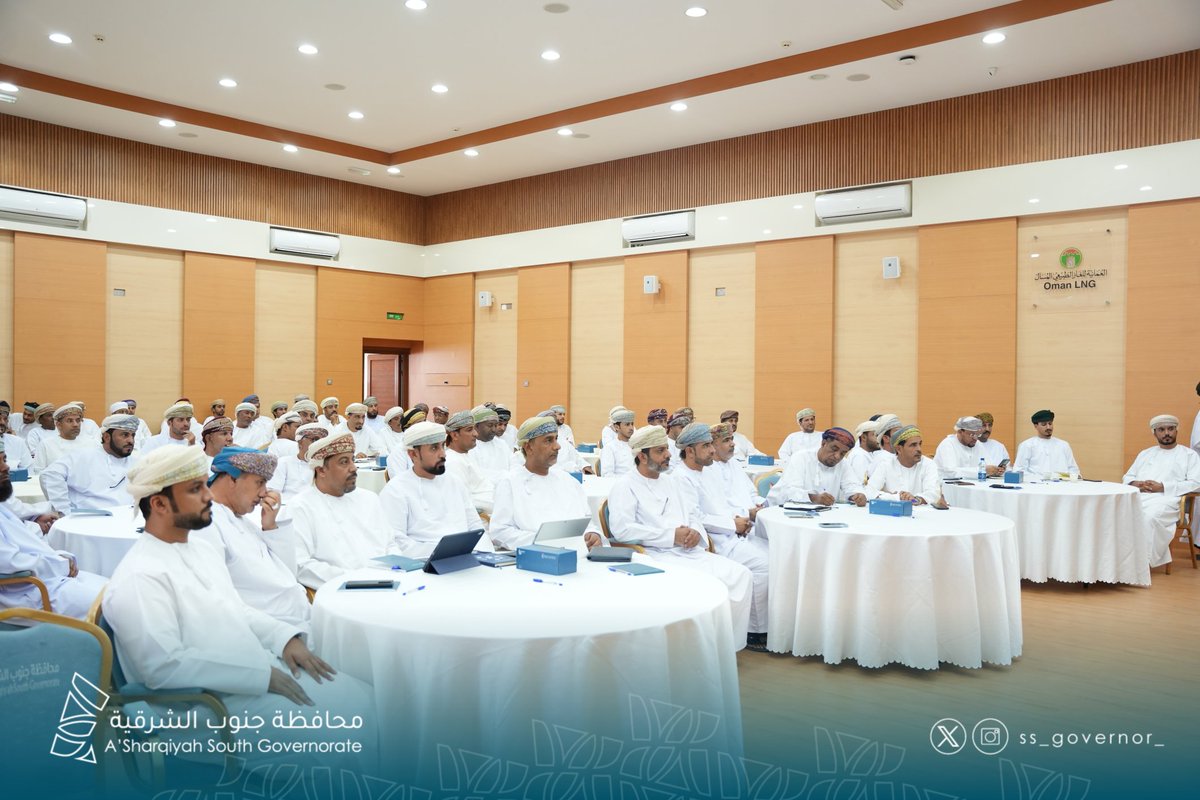نظمت #محافظة_جنوب_الشرقية بالتعاون مع <a href="/Labour_OMAN/">وزارة العمل -سلطنة عُمان</a> الورشة التعريفية بنظام إدارة الموارد البشرية #مورد_بلس . جاء ذلك بحضور هلال بن حمد بن هلال البوسعيدي المدير العام للشؤون الإدارية والمالية بالمحافظة. 

استهدفت الورشة مديري العموم والدوائر، ورؤساء الأقسام، والموظفين بالتقسيمات