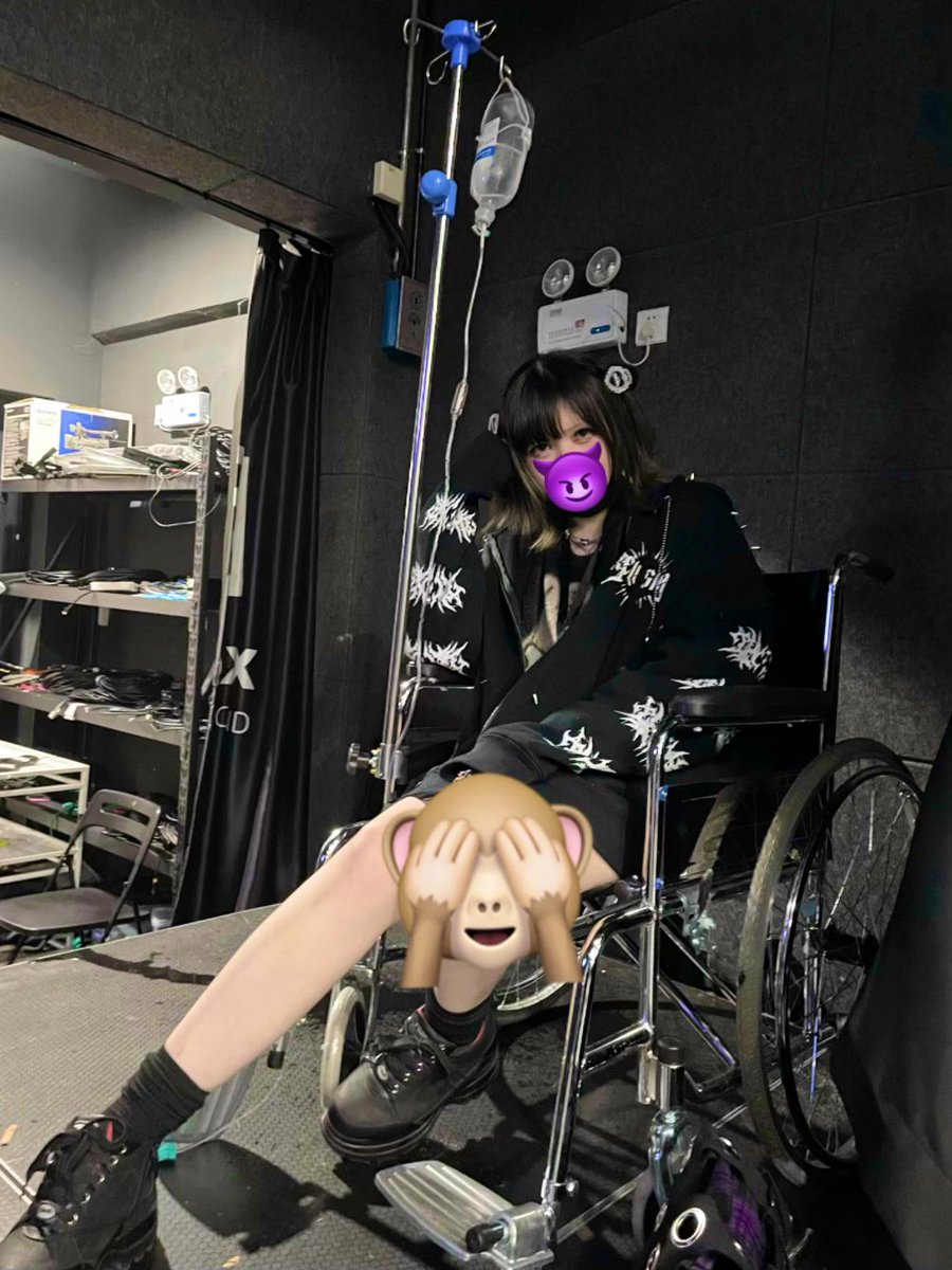 SlaughterSyrupQ's tweet image. XELESIAHのパーカーはサイズが大きく、老若男女関係無く着られます。
どのコーデと合わせても素敵です！
とりあえず早く買おう！🔪🥹🫶