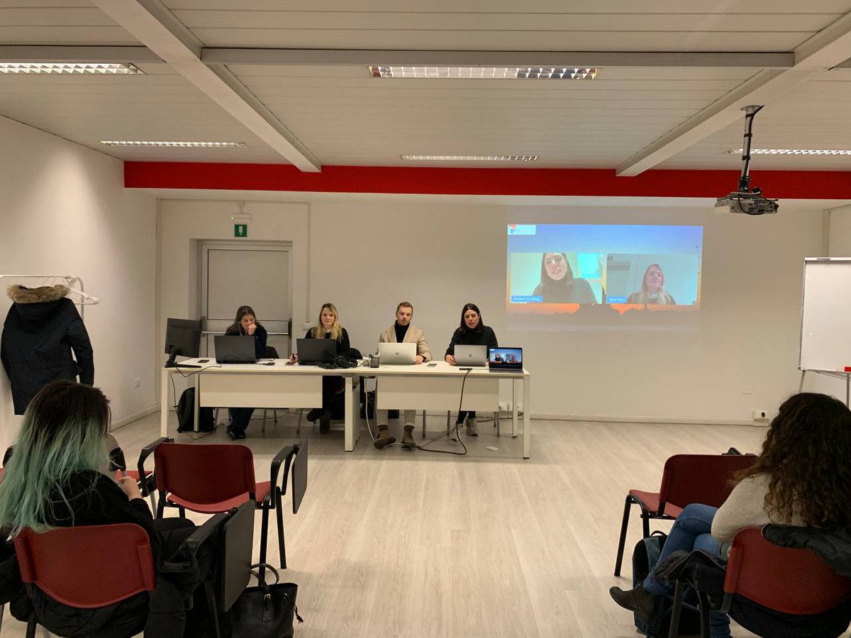 PydataVenice's tweet image. A few days ago the last meeting of this year took place, #PyDataVenice #18.
Thanks to everyone for making this evening possible ‼️
💾 See you on Thursday 27 February #SaveTheDate !!!
🇮🇹 The next meeting will be in #Italian
#PyDataVE @PyData #DataScience