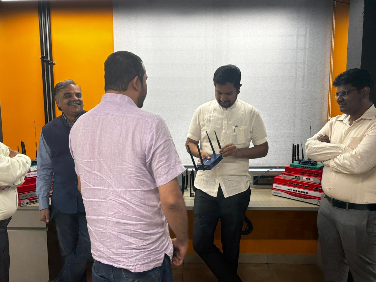 ANEXGATE's tweet photo. We were honored to host Mr. Sharath Kumar Bache Gowda, Chairman of KEONICS, at @ANEXGATE. He appreciated the innovation and deep tech expertise driving our cybersecurity and network solutions, reflecting Indiaโs growing technological capabilities.
#AnexGATE #KEONICS https://t.co/bYlkrBXuk6