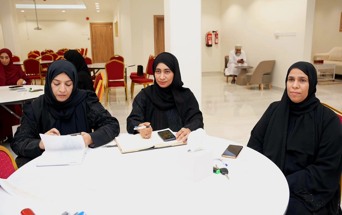 EduGovMct's tweet photo. #تعليمية_مسقط  
نظم قسم التعليم المبكر بتعليمية مسقط وبالتعاون مع دائرة التعليم المبكر بالمديرية العامة للمدارس الخاصة بديوان عام الوزارة  ورشة تدريبية لمشرفي ومشرفات التعليم المبكر شملت ورقتي عمل بعنوان المداولة الاشرافية وكيف أكون مدرب ناجح  قدمتها المشرفات الأوائل أ. وضحى السعدية أ. منى الكلبانية
⁧#فعاليات_تعليمية_مسقط⁩
⁧#مدارسنا_مستقبل_واعد⁩ 
⁧#تعلم_مستدام