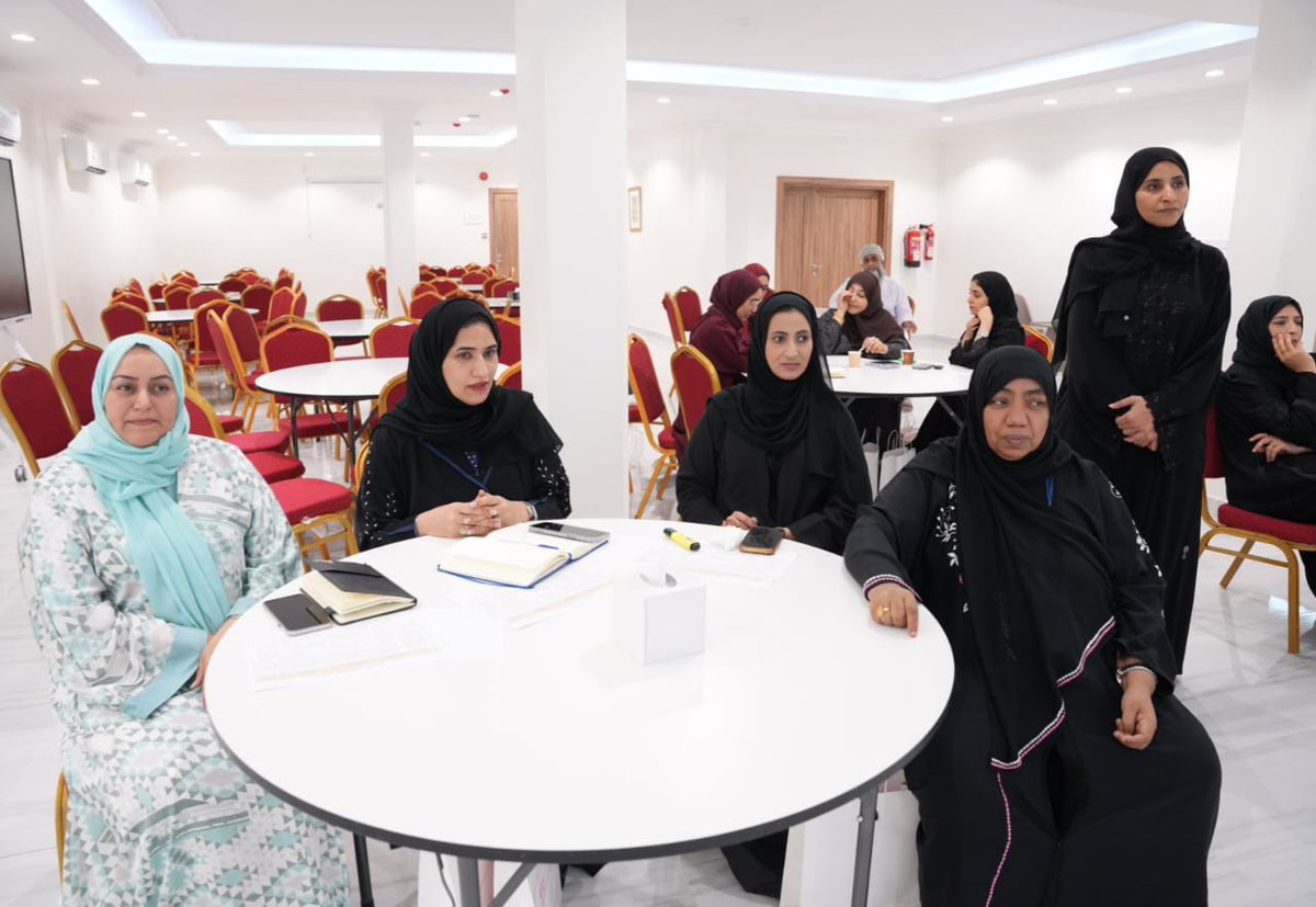 EduGovMct's tweet photo. #تعليمية_مسقط  
نظم قسم التعليم المبكر بتعليمية مسقط وبالتعاون مع دائرة التعليم المبكر بالمديرية العامة للمدارس الخاصة بديوان عام الوزارة  ورشة تدريبية لمشرفي ومشرفات التعليم المبكر شملت ورقتي عمل بعنوان المداولة الاشرافية وكيف أكون مدرب ناجح  قدمتها المشرفات الأوائل أ. وضحى السعدية أ. منى الكلبانية
⁧#فعاليات_تعليمية_مسقط⁩
⁧#مدارسنا_مستقبل_واعد⁩ 
⁧#تعلم_مستدام