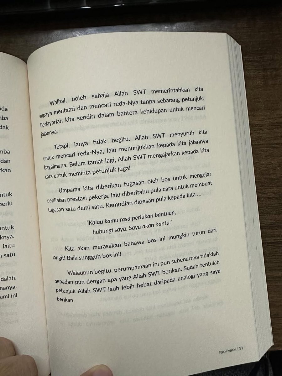 Dia yang memberikan jalan untuk ke syurga, Dia juga yang memberikan bimbingan. 

Tidak diabaikan hamba yang mengejar rahmatNya. Allahu akbar.