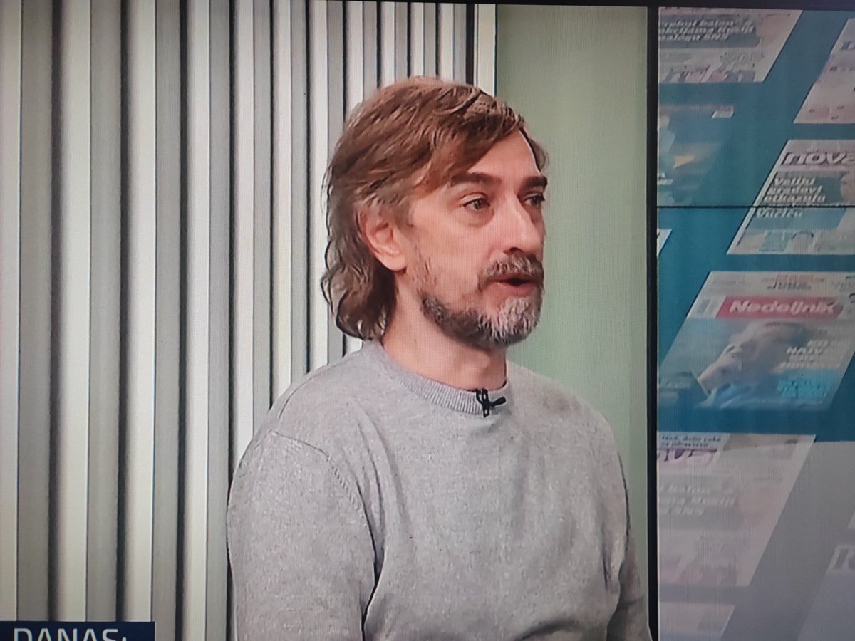 Draganjelenkov1's tweet photo. " Nikada ni jedan  ministar  iz vlade
nije   viđen u pozorištu ali sa Bajom
malim  knindžom  jeste" ! https://t.co/TZuf6goocr