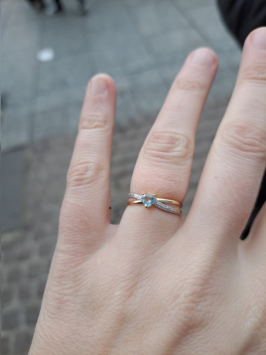 keliado's tweet photo. Une demande de mariage au marché de Strasbourg 🥰 Merci à mon chéri de me rendre si heureuse 🥹 https://t.co/MexHjCHgrY