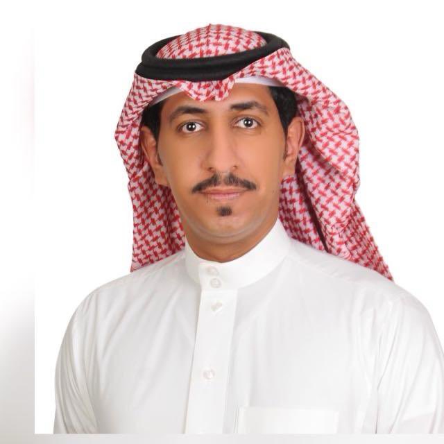 COE_KSU's tweet photo. تتقدم #كلية_الهندسة بأطيب التهاني والتبريكات بمناسبة صدور قرار رئيس ال��امعة المُكلف بتعيين سعادة الدكتور/ فهد بن مسفر القحطاني رئيساً لقسم الهندسة الصناعية بكلية الهندسة.

متمنين له دوام التوفيق والسداد. https://t.co/KOwHJbn1y8