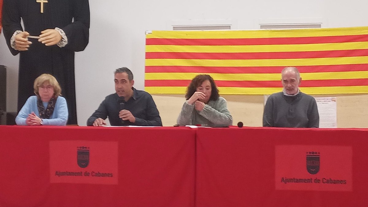 Casanova_Artero's tweet photo. Donem per inaugurades les I Jornades de la Memòria Històrica a Cabanes. https://t.co/Vtm8IIK9On