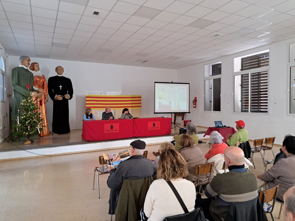 Casanova_Artero's tweet photo. Donem per inaugurades les I Jornades de la Memòria Històrica a Cabanes. https://t.co/Vtm8IIK9On