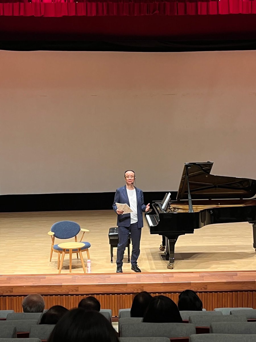 rueibin_chen's tweet photo. I am very happy to have a forum at National Cheng Kung University in Taiwan where I personally demonstrated, guided and explained on the piano! 
https://t.co/sFikUJdRtF https://t.co/ssTPuPwP6q