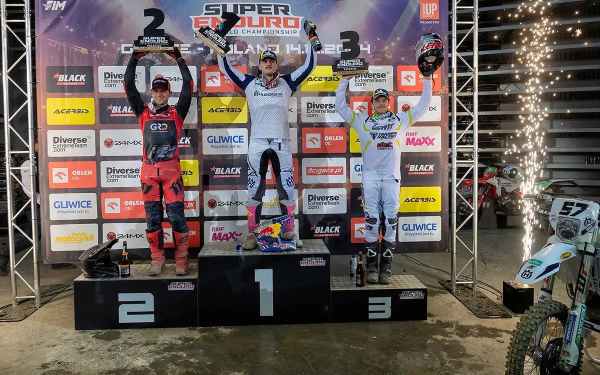 Freenduro's tweet photo. 🏆 SuperEnduro 2025 : Première manche à Gliwice
🔥 Billy Bolt démarre fort en Pologne avec 2 victoires sur 3 manches  devant  Olszowy et Walker.

👉 Résultats complets et moments forts : https://t.co/lT4hsQ8UsT

#SuperEnduro #Freenduro #SEWC2025 #Enduro https://t.co/G319GgR6Jd